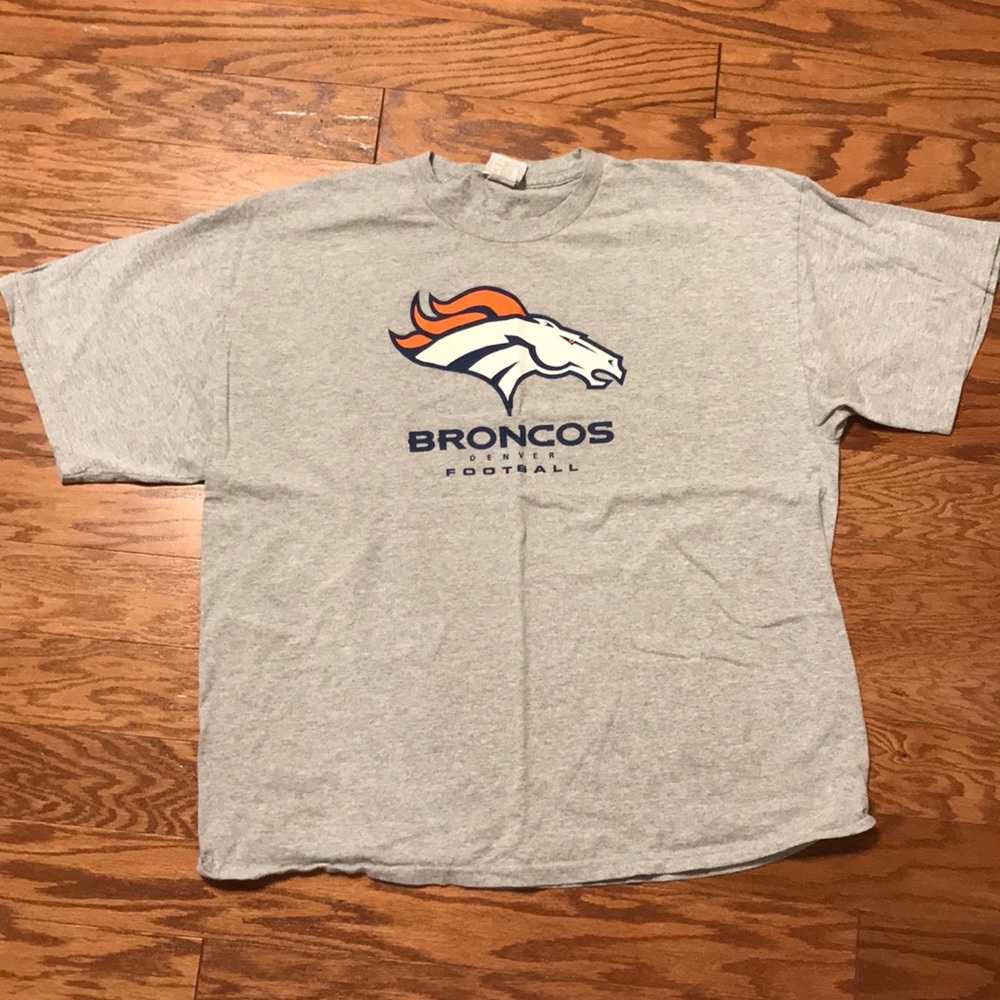 2XL Denver Broncos tee